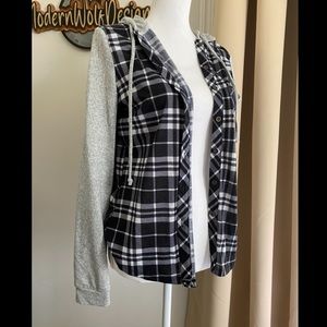 ⏰ Polly & Esther - Plaid Button Down Shirt - L